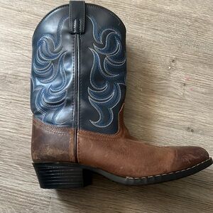 Size 6 youth Cody James cowboy boots